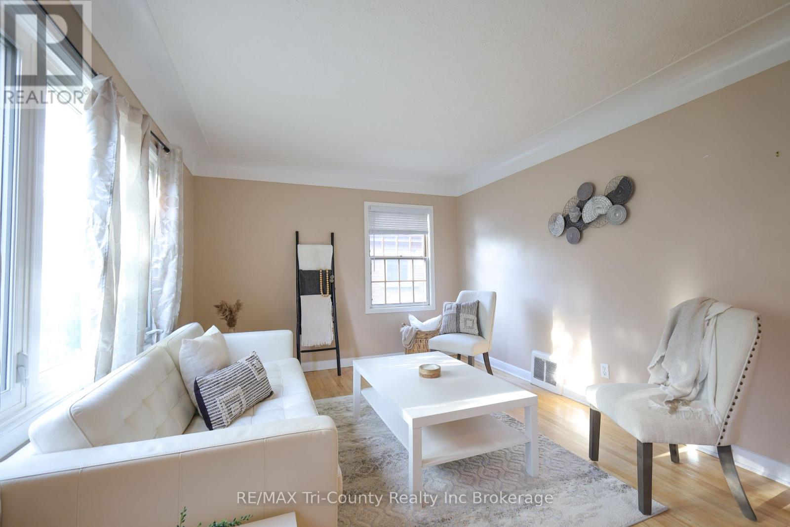 164 Fellner Avenue, London East, Ontario  N5W 4H1 - Photo 4 - X12419346