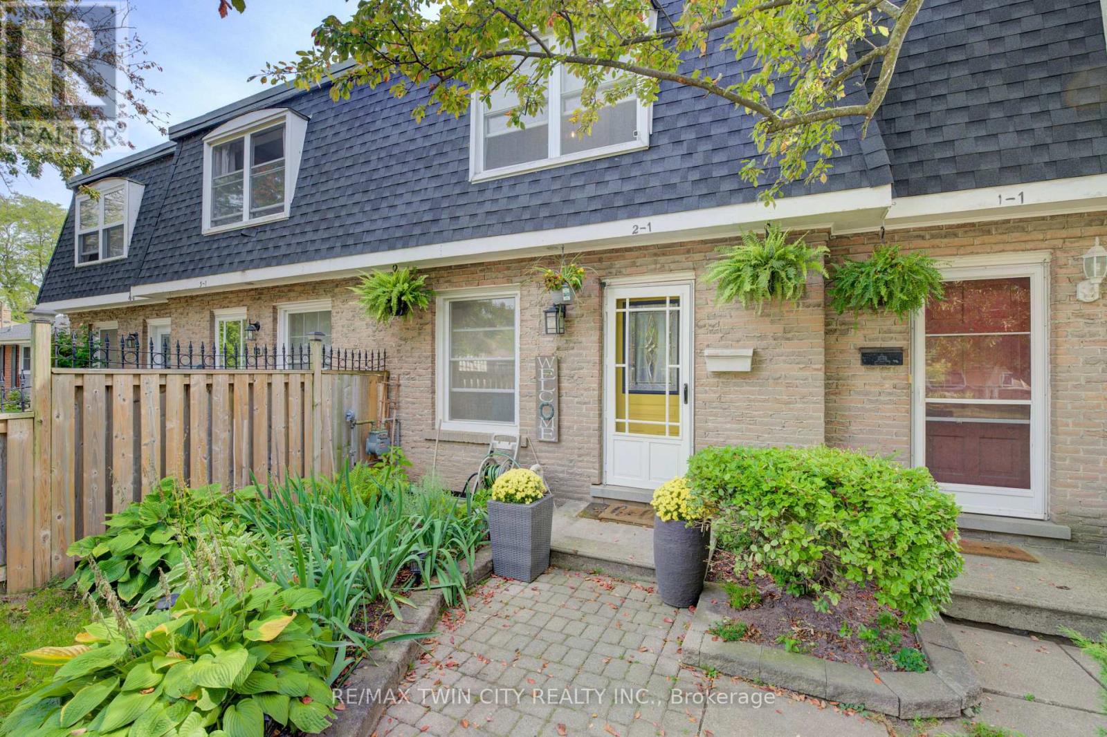 Property at 2 - 1 DONLEA DRIVE image 3