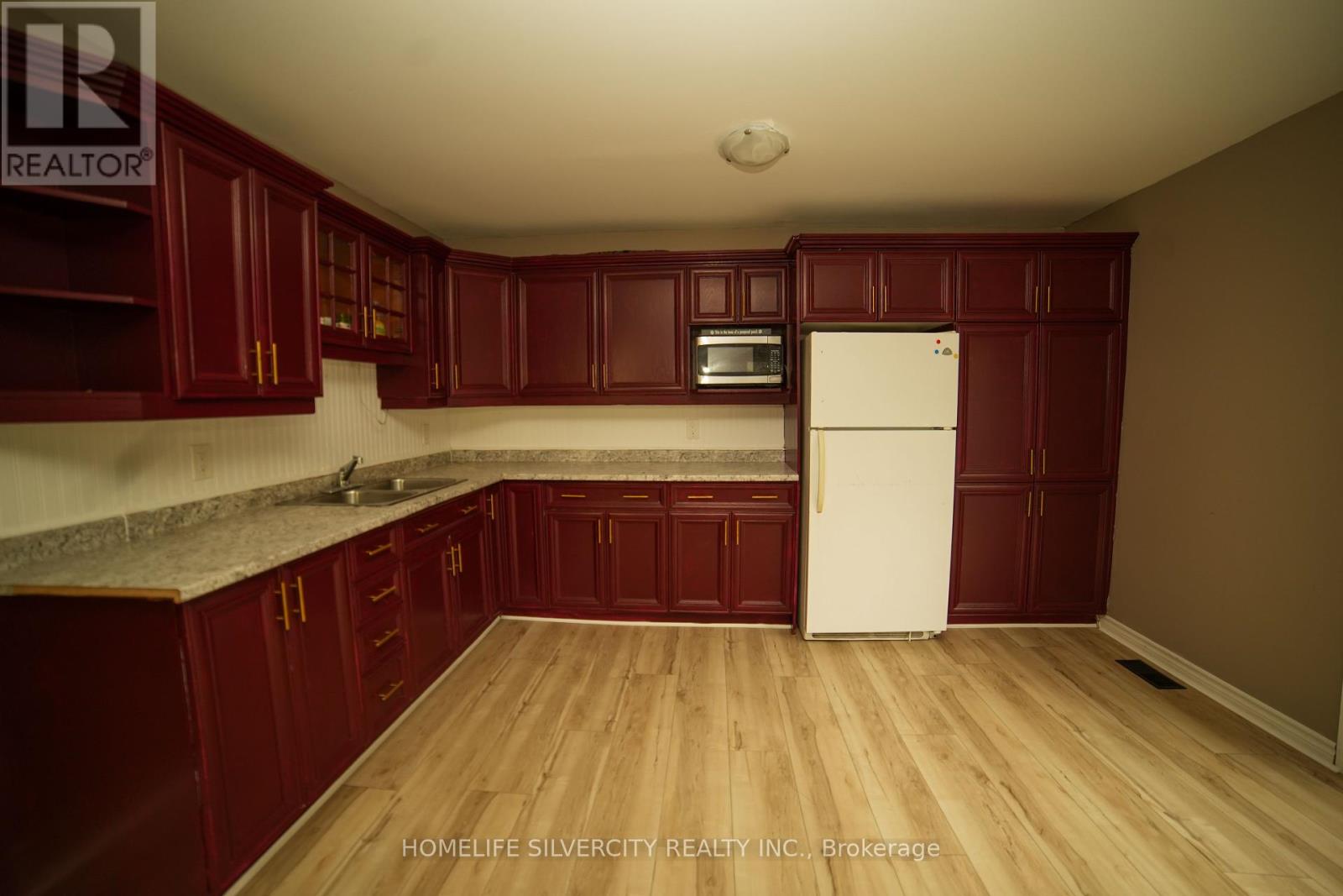155 Shelley Drive, Greater Sudbury (Sudbury), Ontario  P3A 2S6 - Photo 13 - X12419205