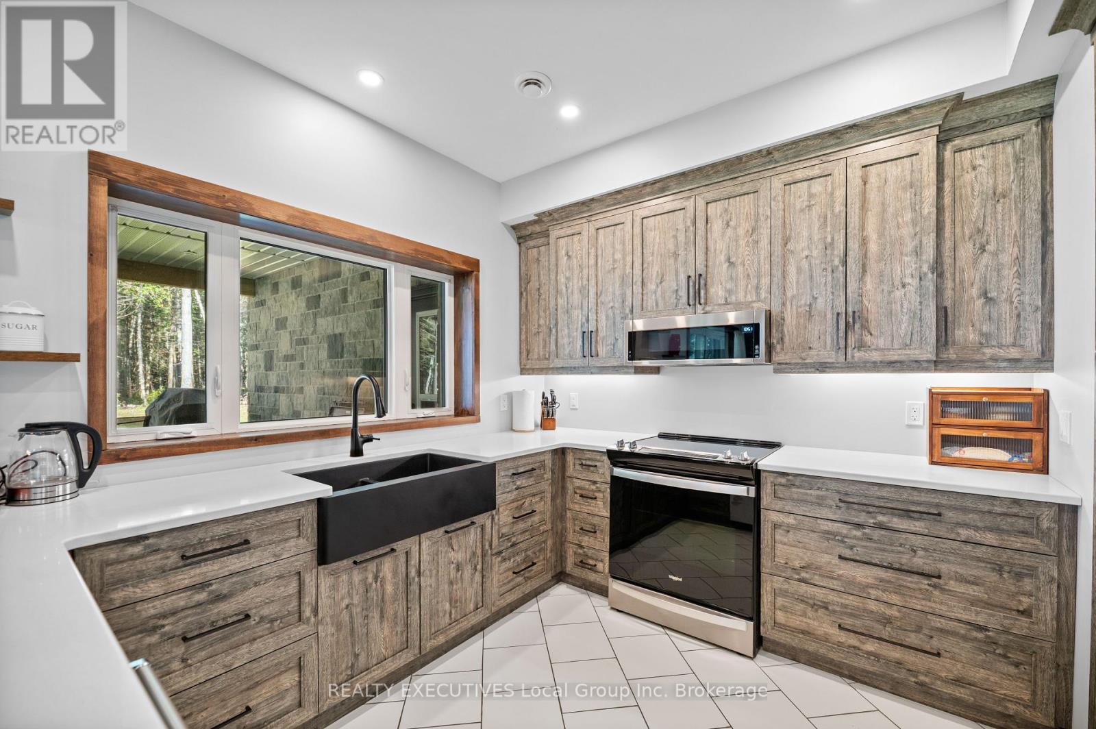 2149 South Shore Road, Bonfield, Ontario  P0H 1E0 - Photo 12 - X12419368