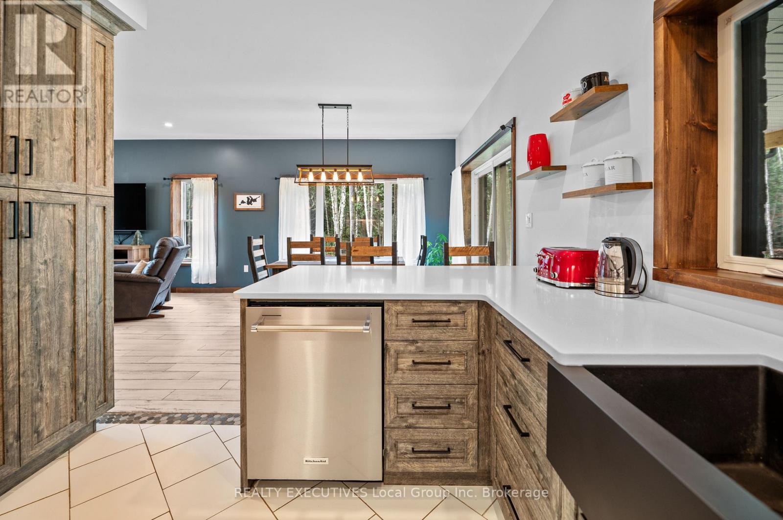 2149 South Shore Road, Bonfield, Ontario  P0H 1E0 - Photo 13 - X12419368