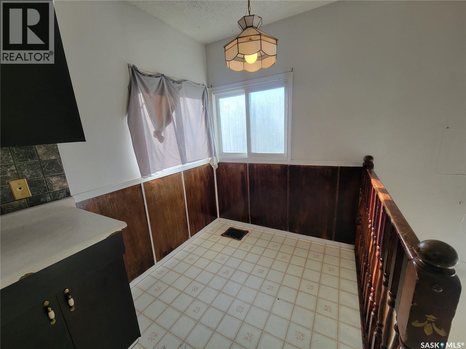 4901 Leader Street, Macklin, Saskatchewan  S0L 2C0 - Photo 9 - SK990388