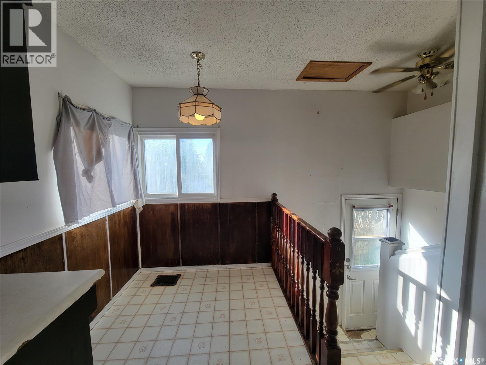 4901 Leader Street, Macklin, Saskatchewan  S0L 2C0 - Photo 10 - SK990388