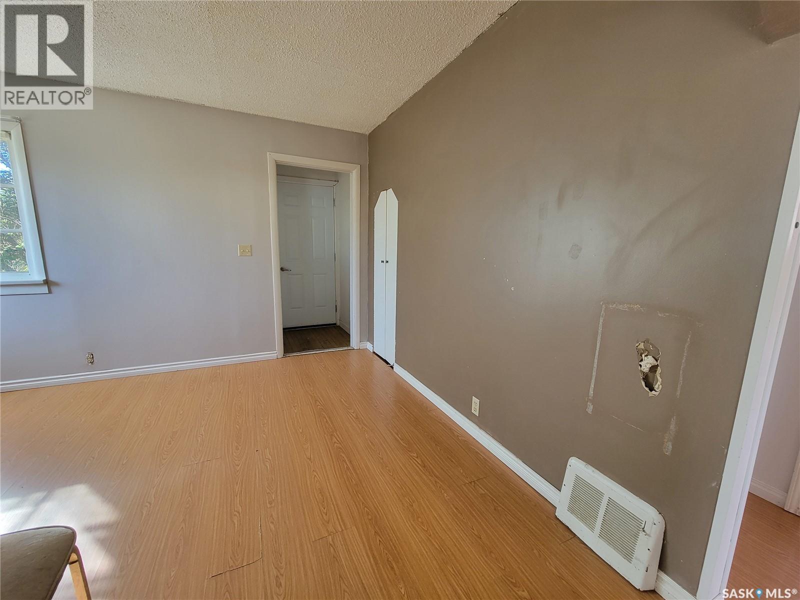 4901 Leader Street, Macklin, Saskatchewan  S0L 2C0 - Photo 15 - SK990388