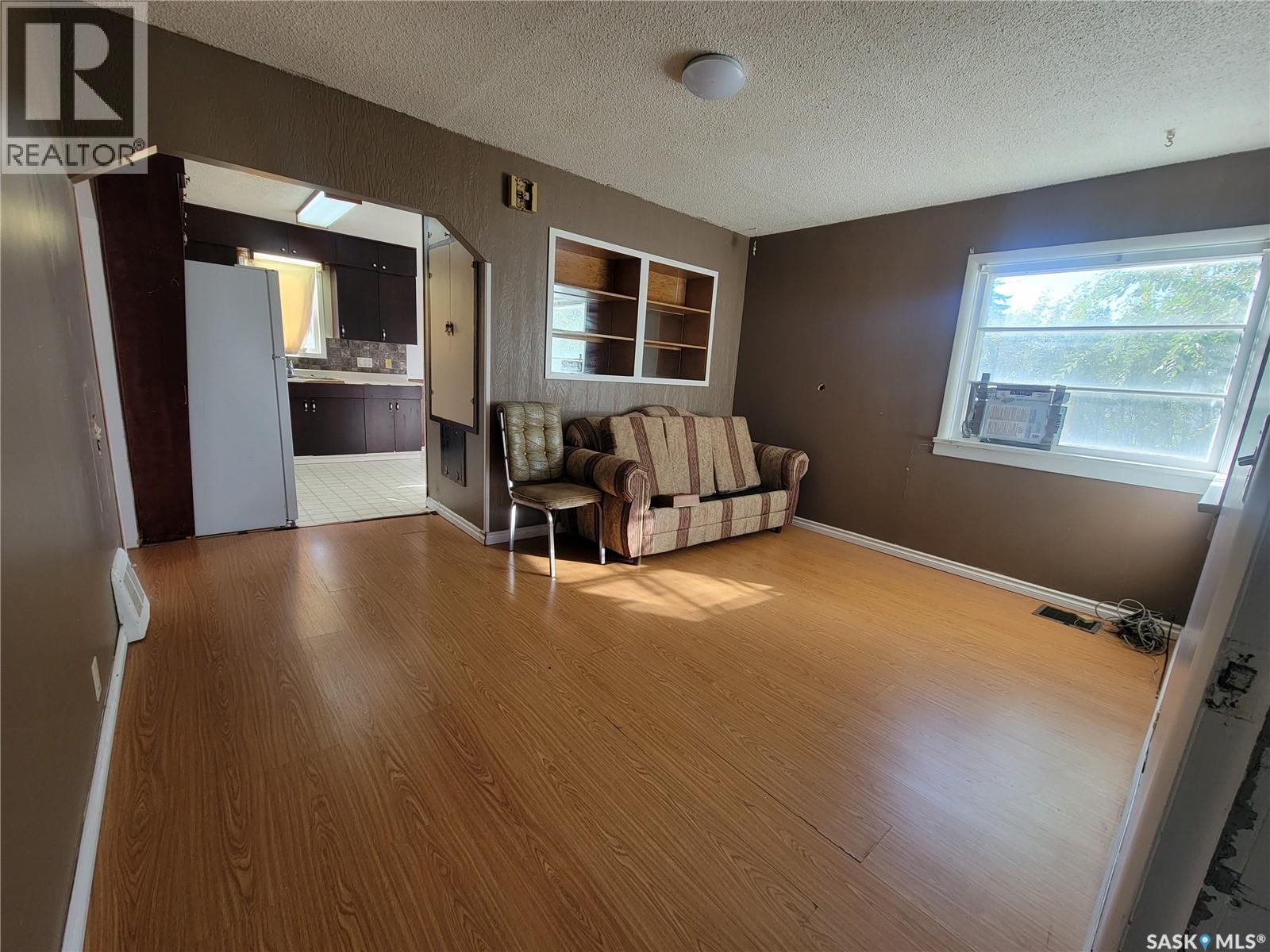 4901 Leader Street, Macklin, Saskatchewan  S0L 2C0 - Photo 12 - SK990388