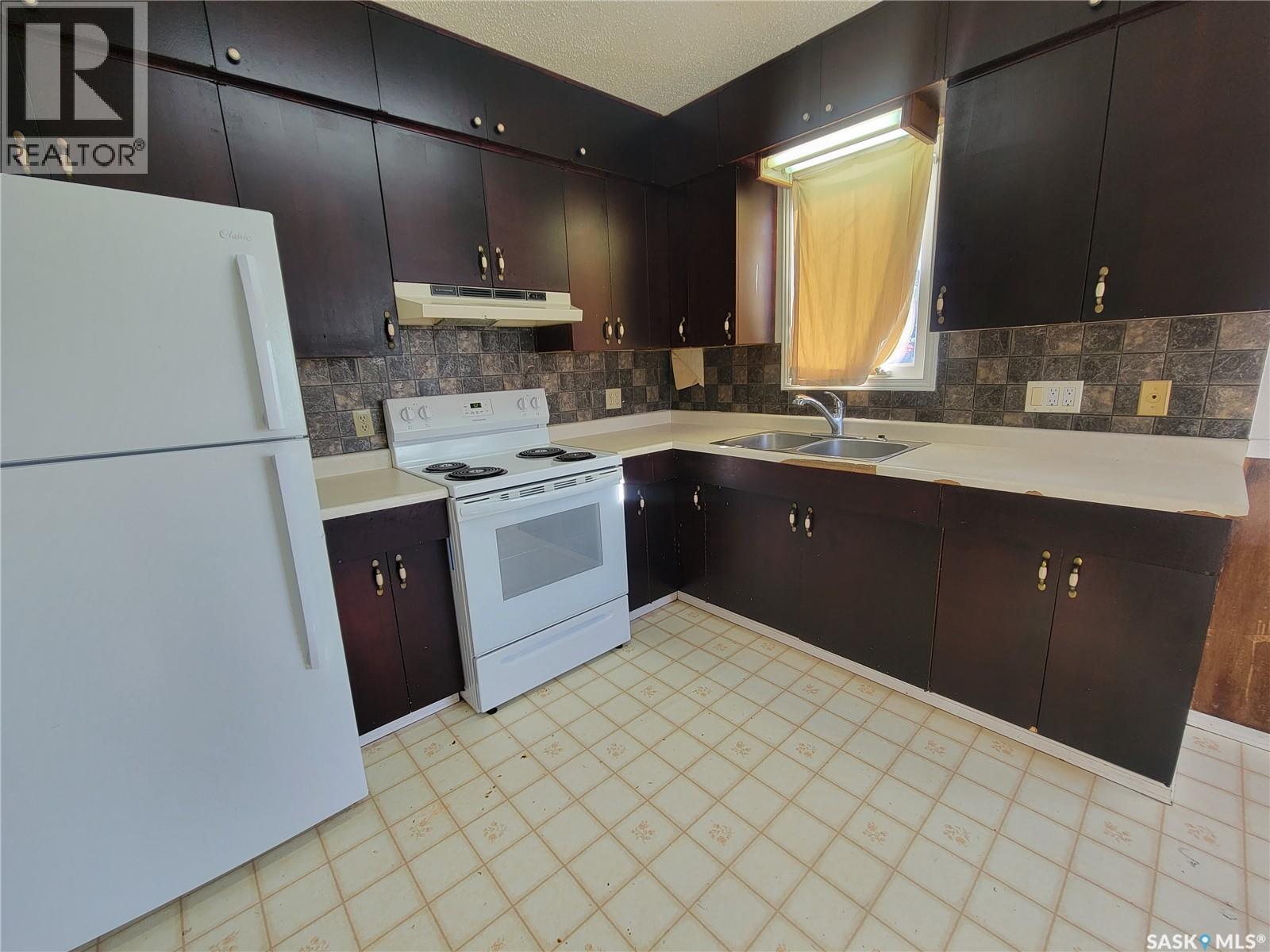4901 Leader Street, Macklin, Saskatchewan  S0L 2C0 - Photo 27 - SK990388