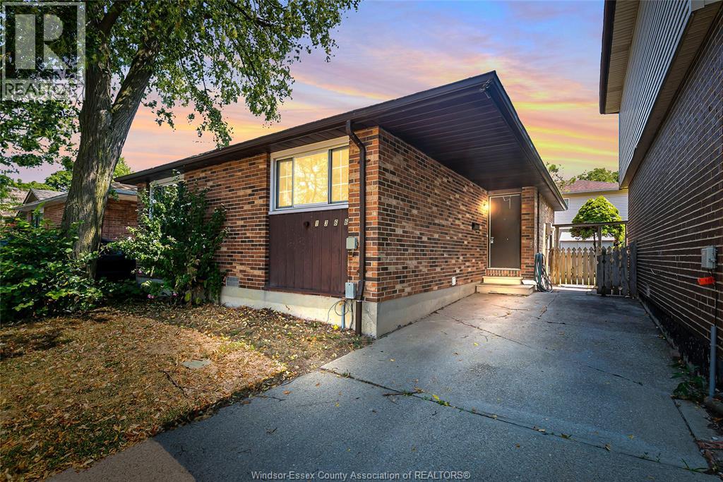 1366 Bayswater Crescent, Windsor, Ontario  N8S 4K7 - Photo 3 - 25024113