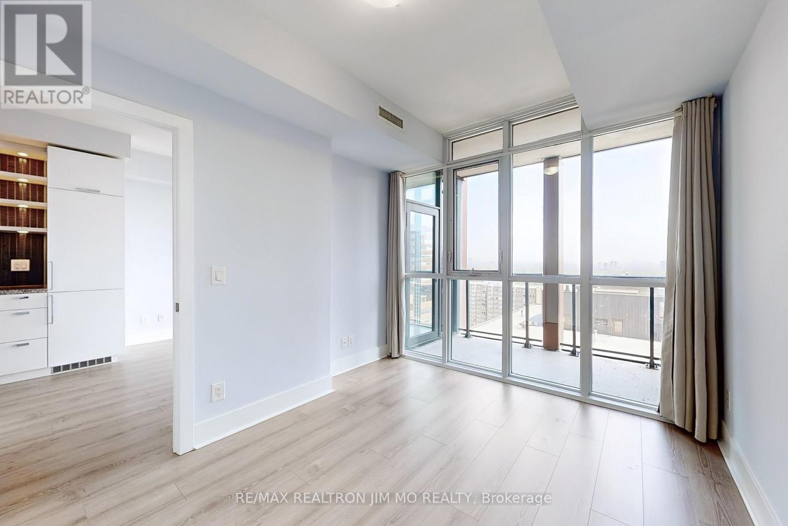1706 - 32 Davenport Road, Toronto, Ontario  M5R 0B5 - Photo 17 - C12419246
