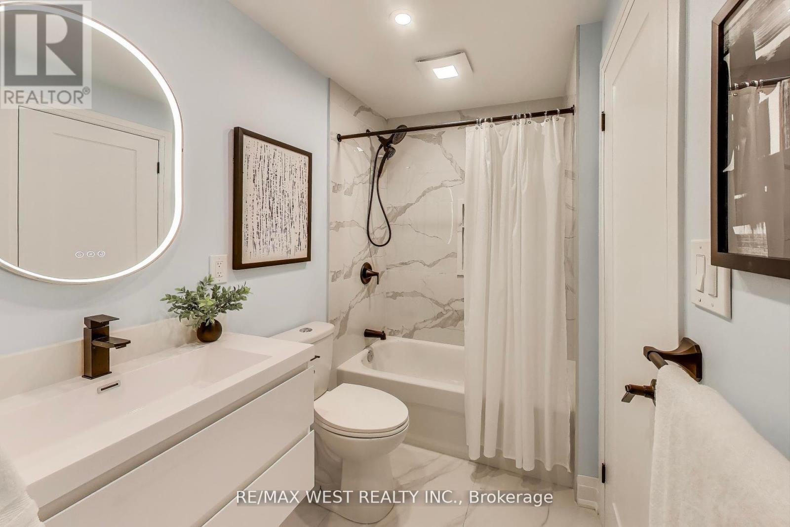 21 Rolyat Street, Toronto, Ontario  M6J 1S5 - Photo 39 - C12419289