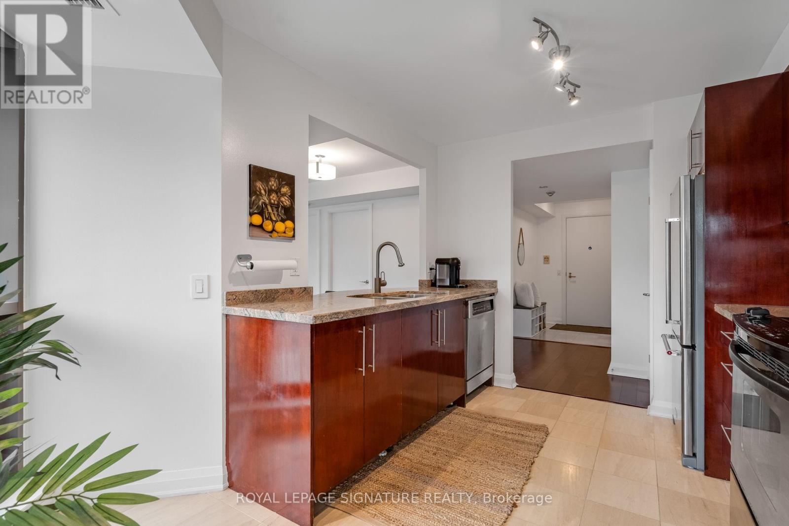411 - 3 Mcalpine Street, Toronto, Ontario  M5R 3T5 - Photo 10 - C12419358