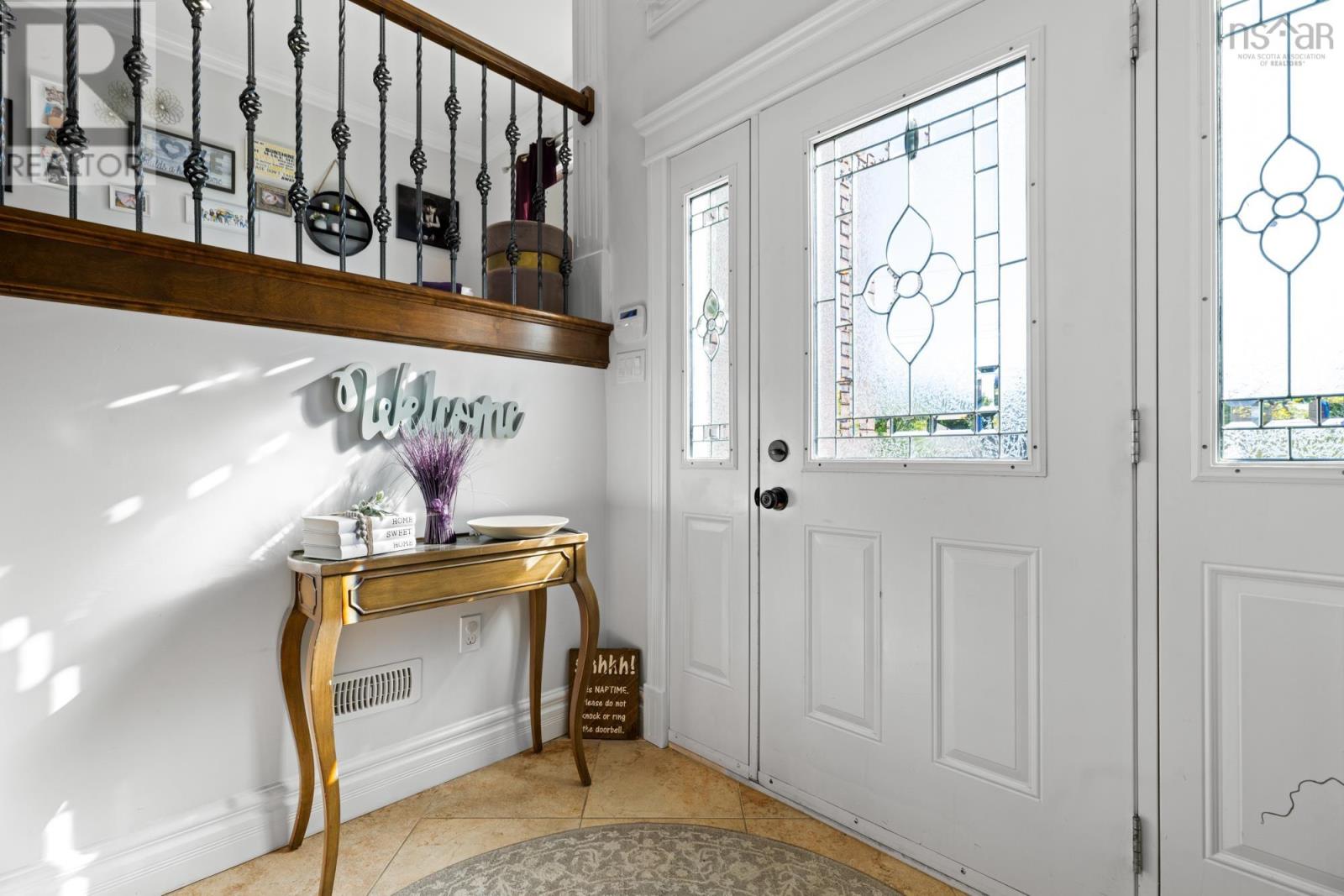 Property at 61 Havenbrook Hill image 3