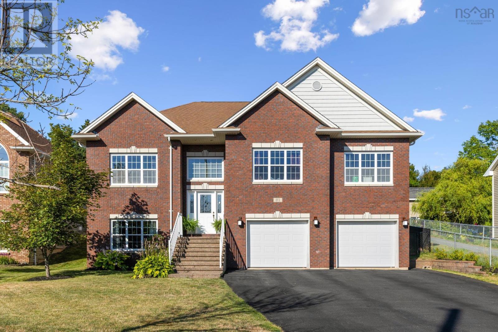 Property at 61 Havenbrook Hill image 2