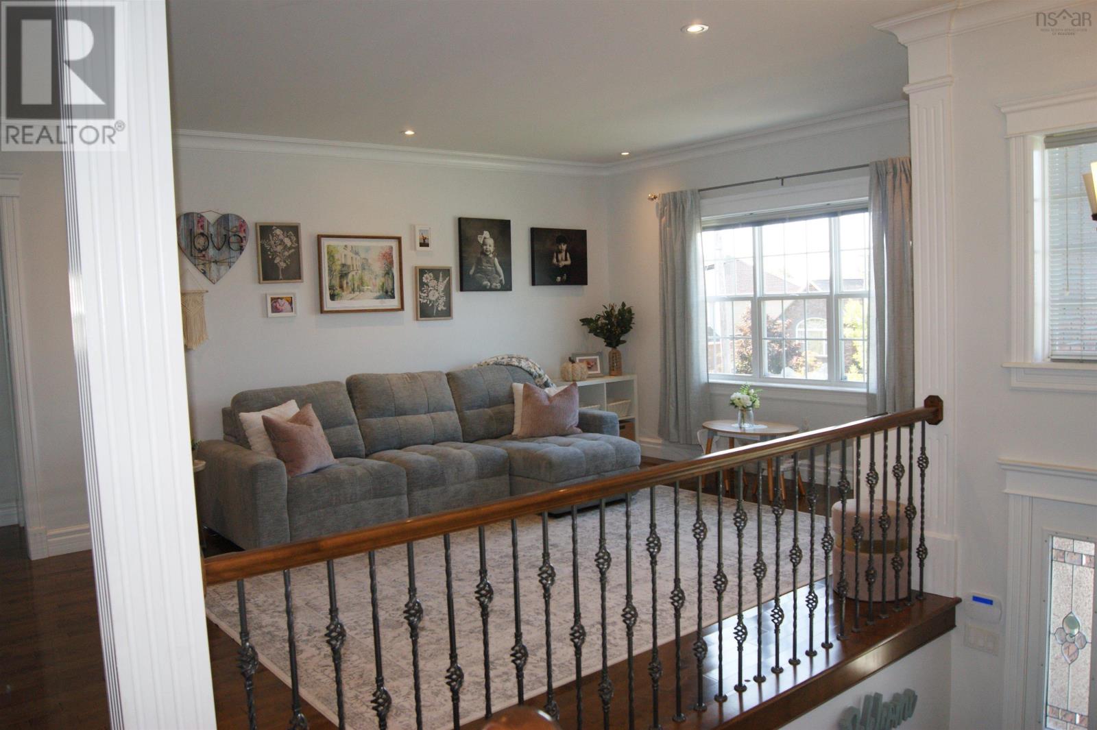 Property at 61 Havenbrook Hill image 5