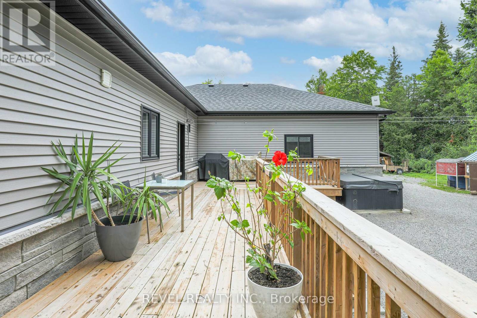 99 Kagawong Road, Kawartha Lakes, Ontario  K0M 1G0 - Photo 40 - X12419376