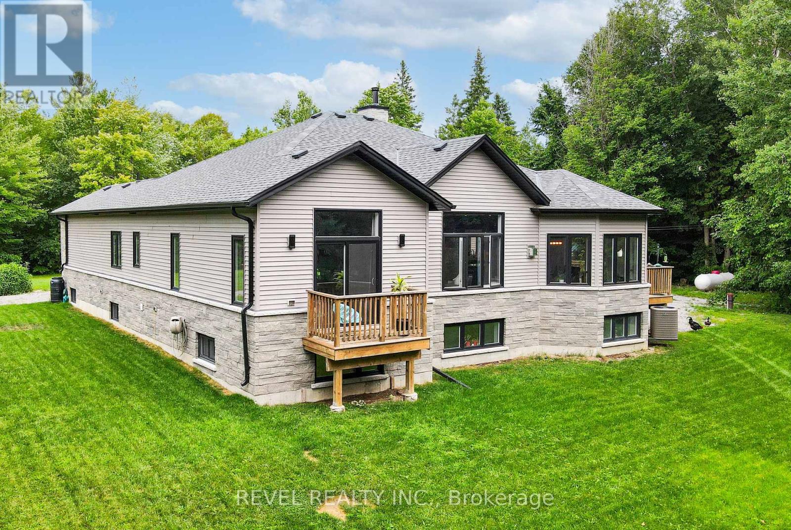 99 Kagawong Road, Kawartha Lakes, Ontario  K0M 1G0 - Photo 43 - X12419376