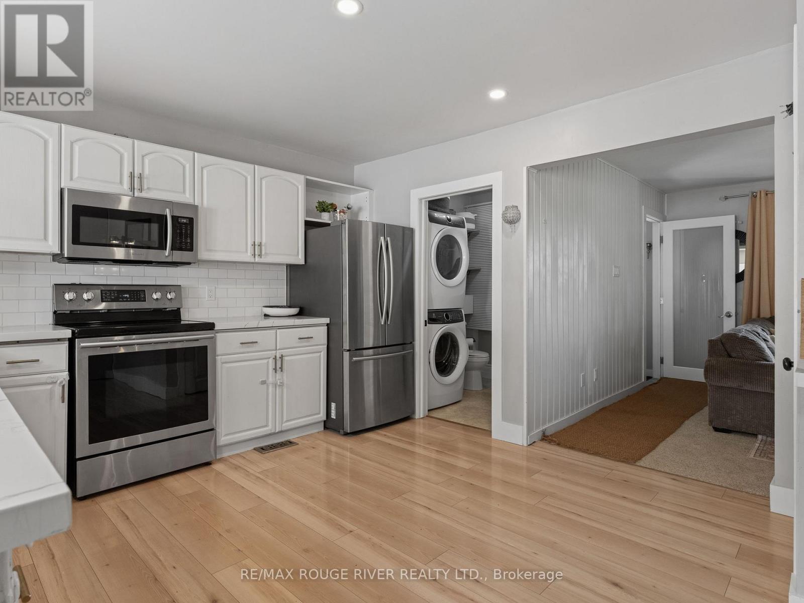 414 Alexandria Drive, Cobourg, Ontario  K9A 5T1 - Photo 10 - X12419426