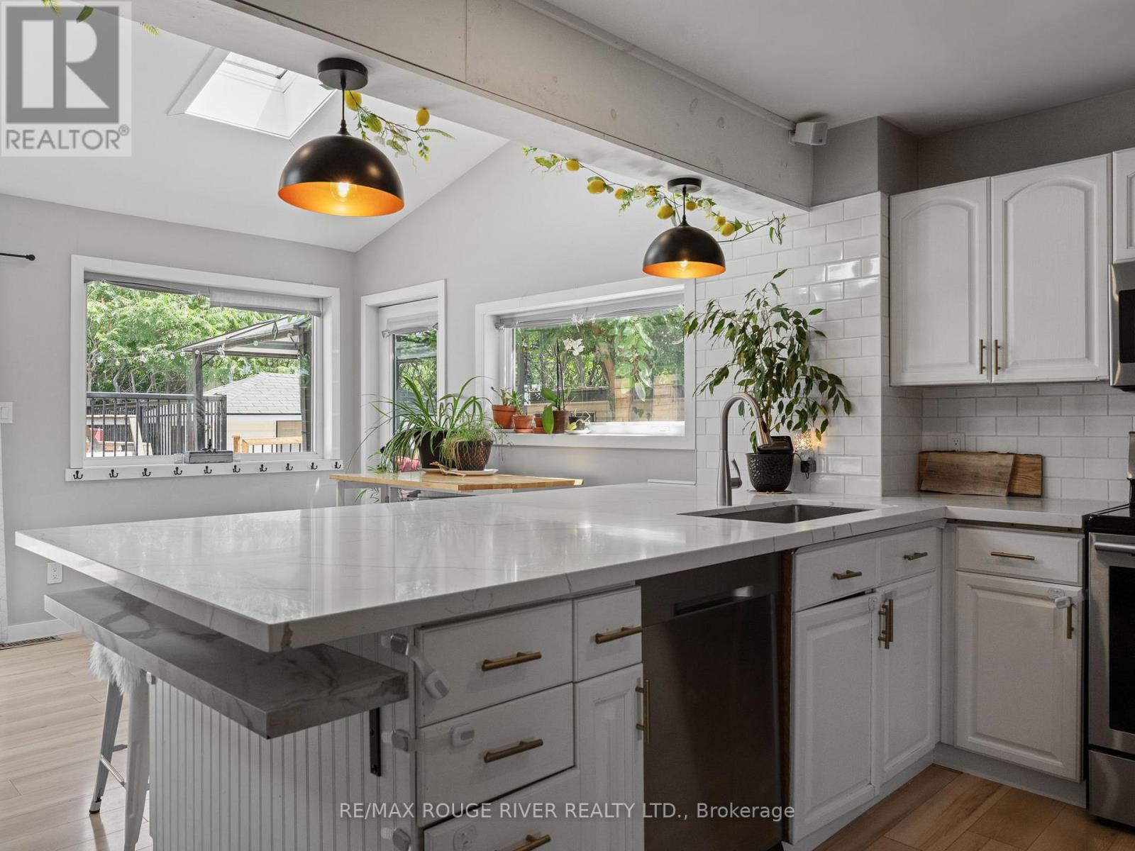 414 Alexandria Drive, Cobourg, Ontario  K9A 5T1 - Photo 11 - X12419426