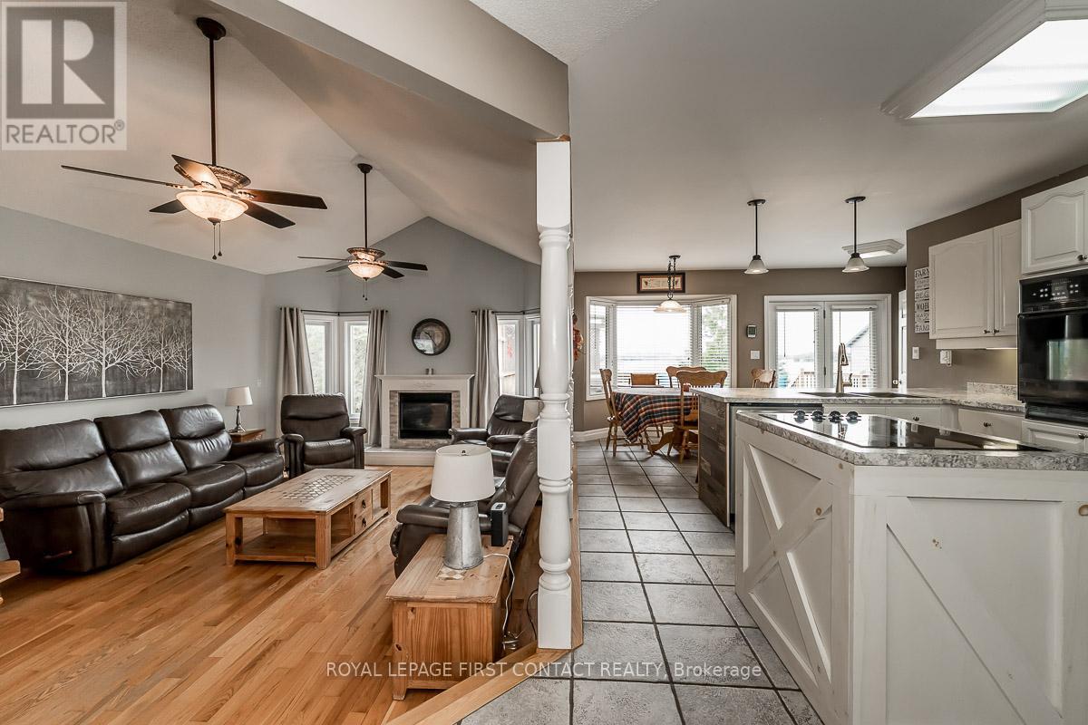 4689 20th Side Road, Essa, Ontario  L0L 2N0 - Photo 9 - N12417852
