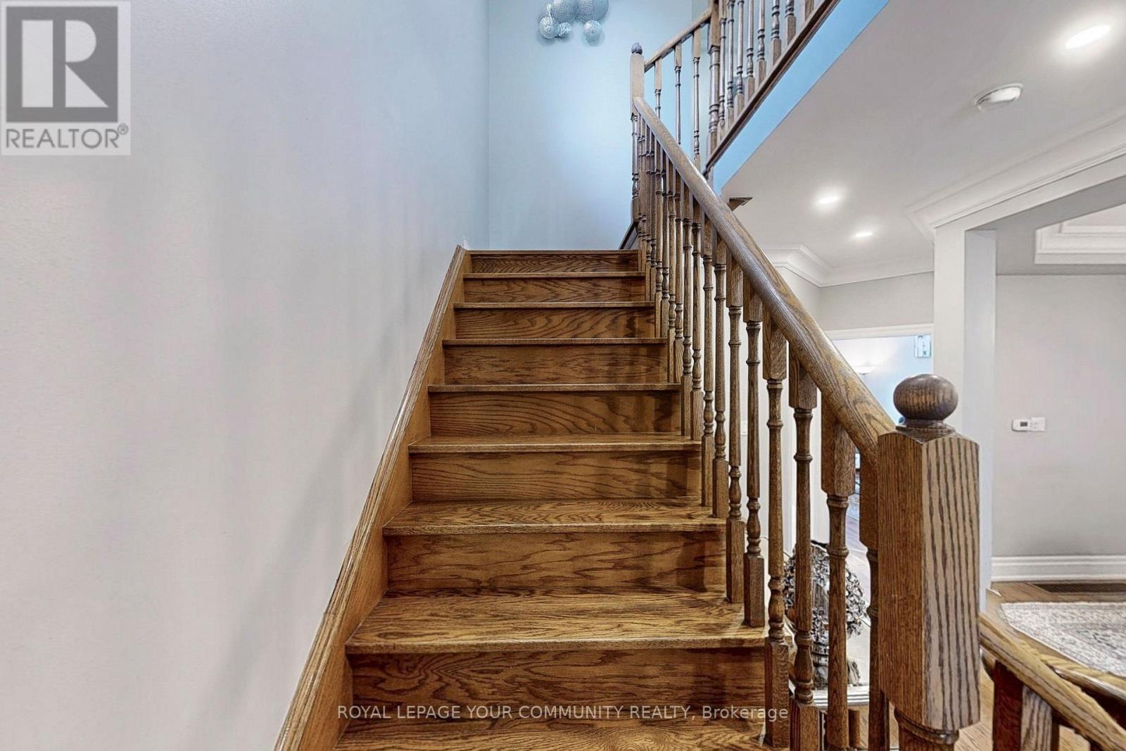 54 English Oak Drive, Richmond Hill, Ontario  L4E 3W2 - Photo 11 - N12419265