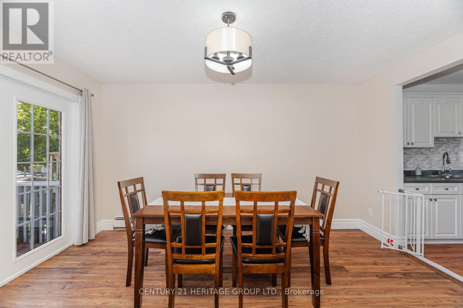 72 Osborn Street, Essa, Ontario  L0M 1B0 - Photo 8 - N12419272