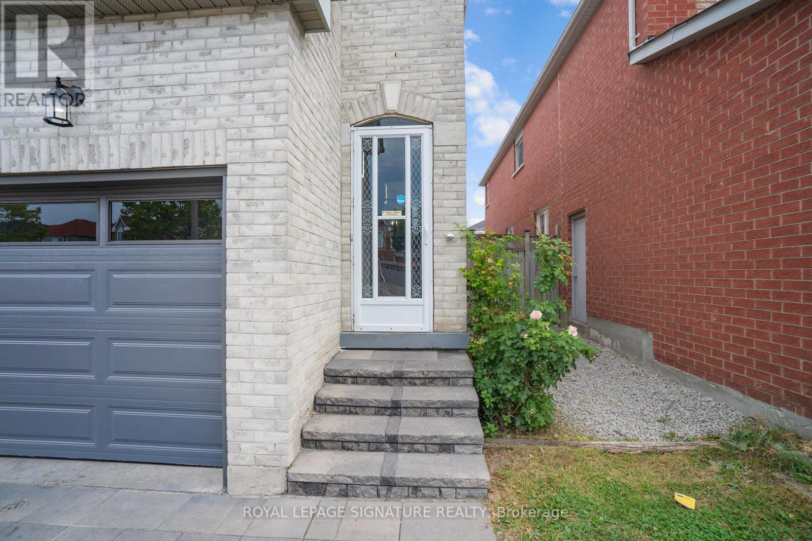 217 Sophia Road, Markham, Ontario  L3S 4C5 - Photo 2 - N12419317