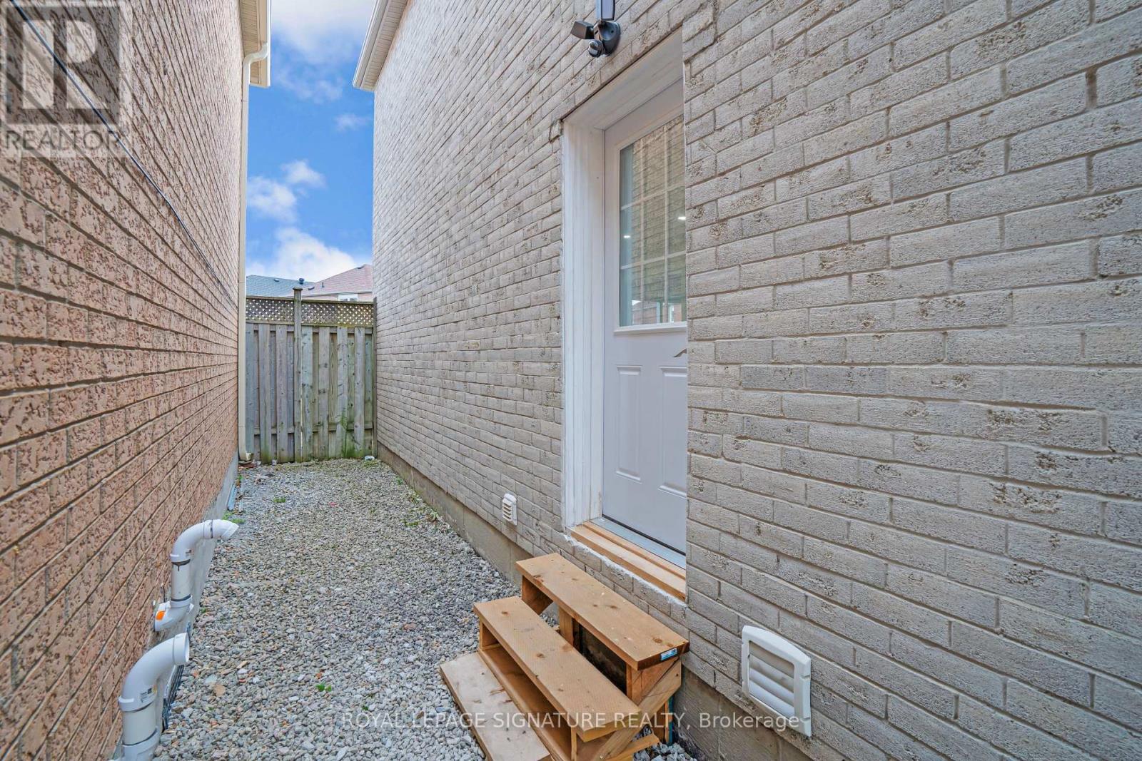 217 Sophia Road, Markham, Ontario  L3S 4C5 - Photo 35 - N12419317
