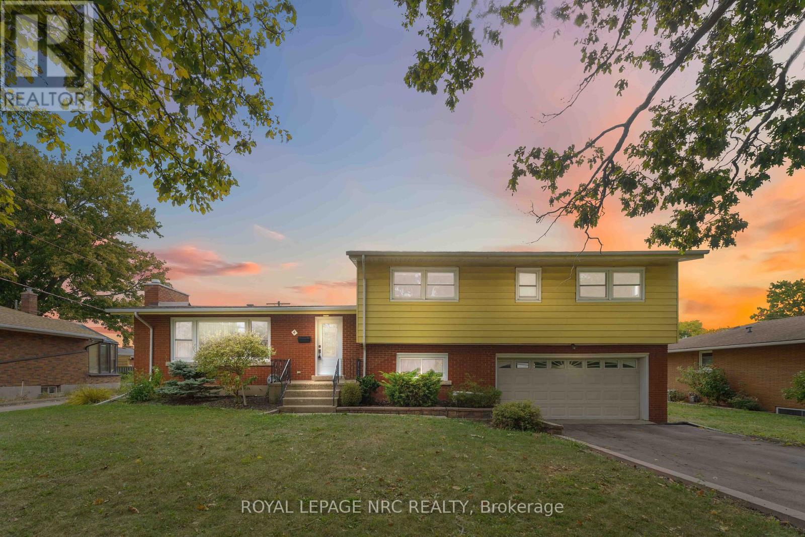 4 Oakmount Road, Welland, Ontario  L3C 4X8 - Photo 2 - X12419390