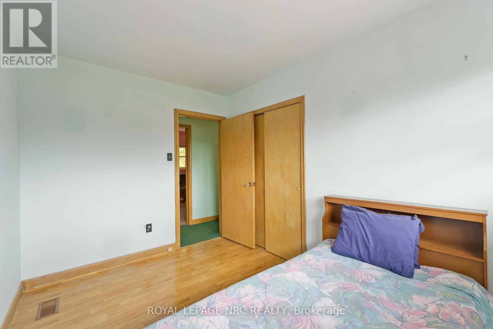 4 Oakmount Road, Welland, Ontario  L3C 4X8 - Photo 21 - X12419390