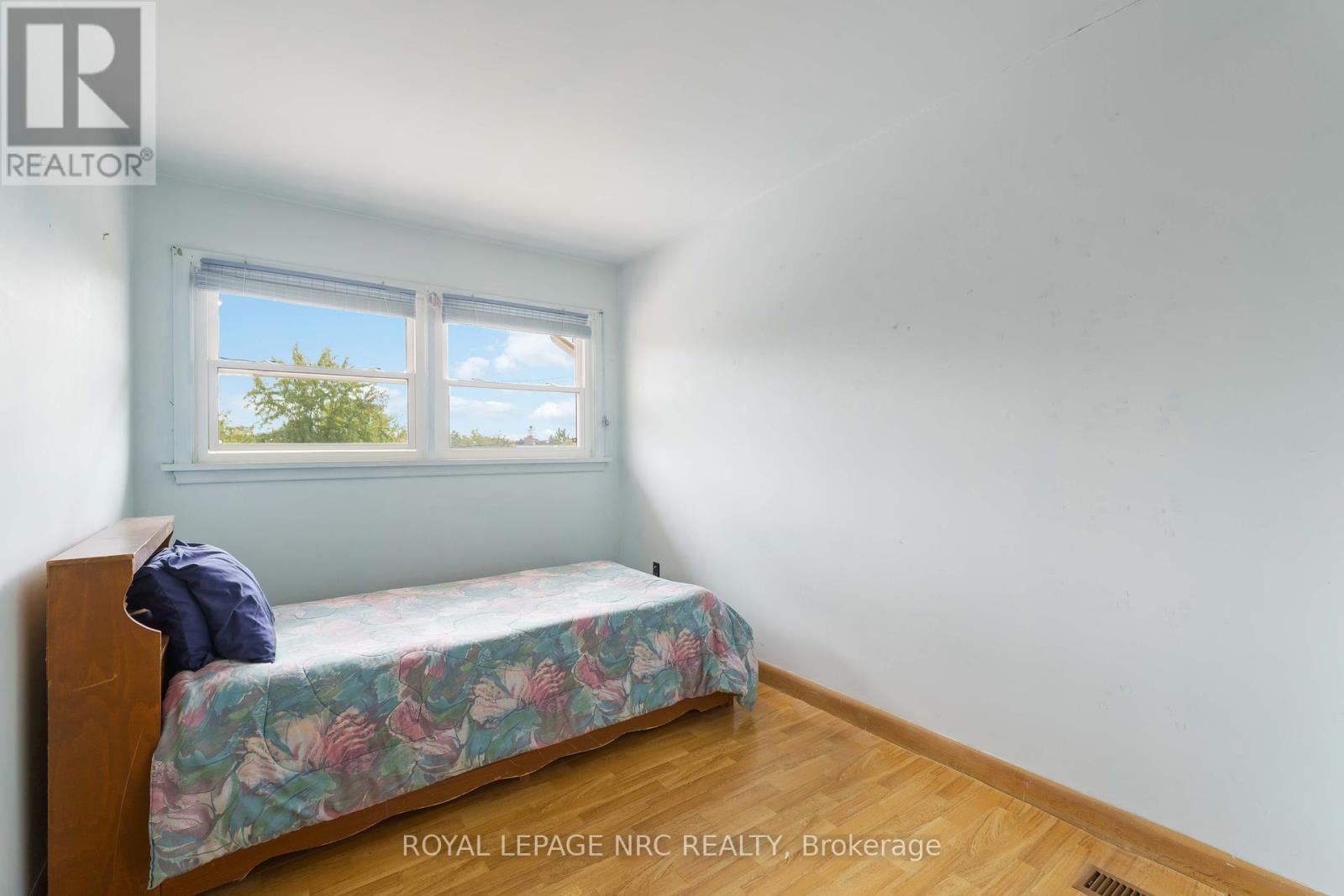 4 Oakmount Road, Welland, Ontario  L3C 4X8 - Photo 22 - X12419390