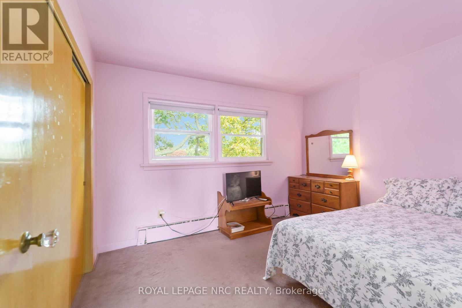 4 Oakmount Road, Welland, Ontario  L3C 4X8 - Photo 24 - X12419390