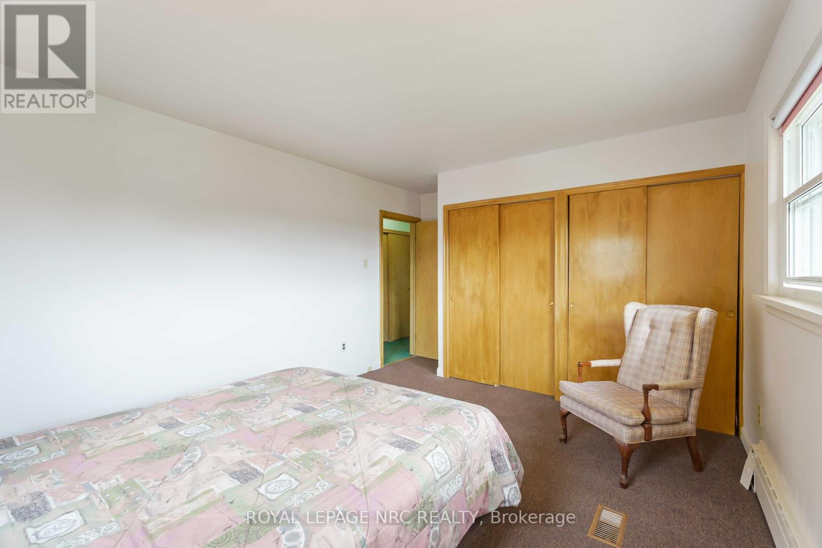 4 Oakmount Road, Welland, Ontario  L3C 4X8 - Photo 25 - X12419390