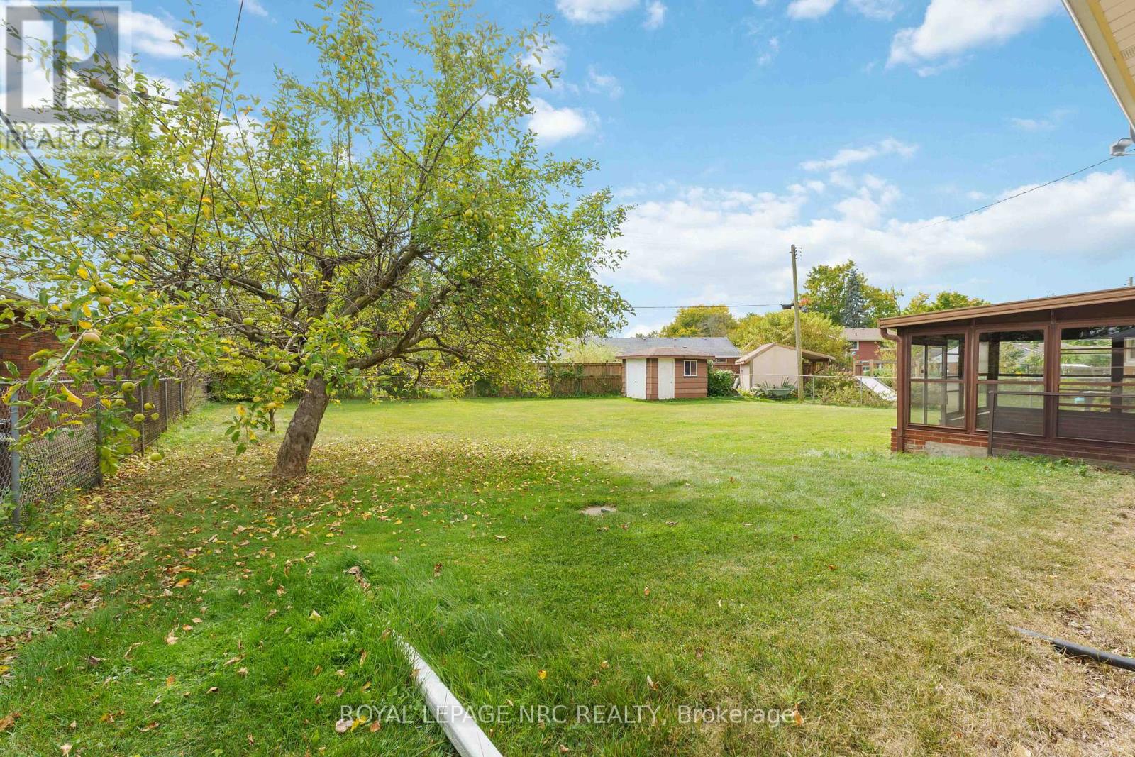 4 Oakmount Road, Welland, Ontario  L3C 4X8 - Photo 6 - X12419390