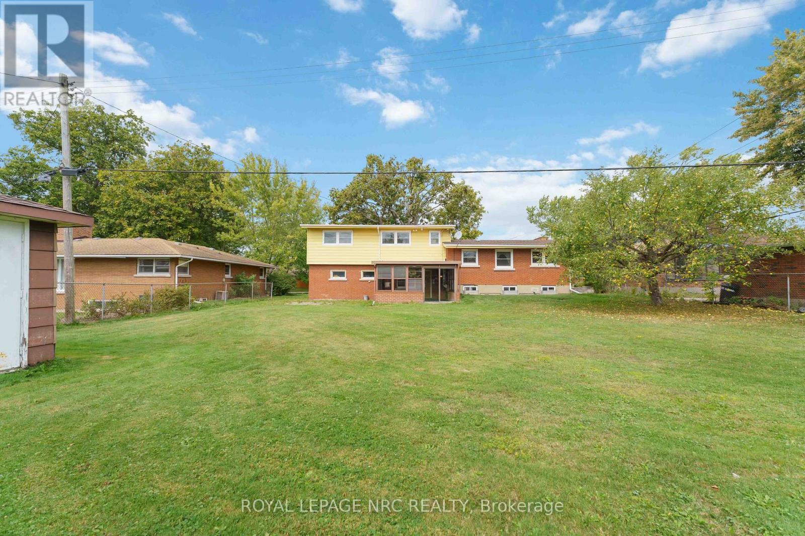 4 Oakmount Road, Welland, Ontario  L3C 4X8 - Photo 7 - X12419390