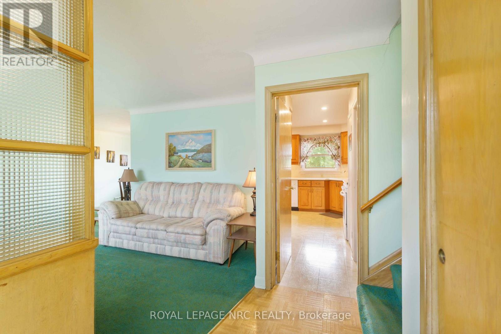 4 Oakmount Road, Welland, Ontario  L3C 4X8 - Photo 8 - X12419390