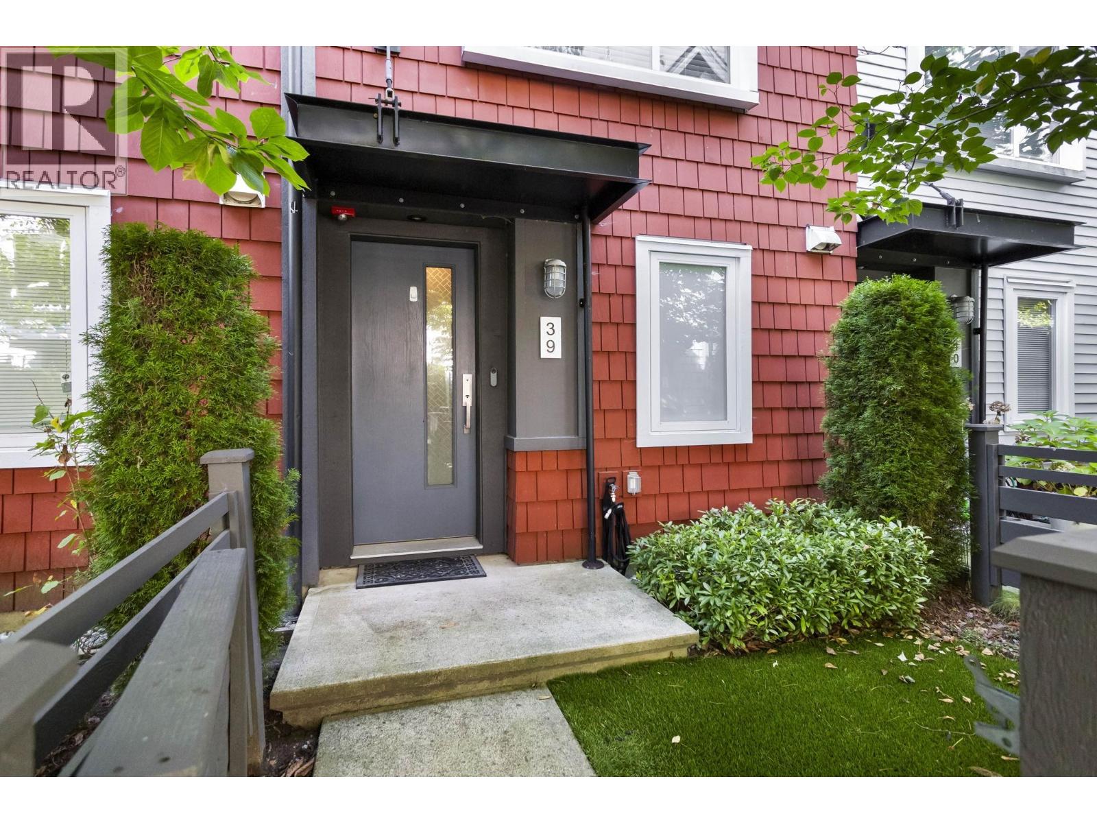 39 2310 Ranger Lane, Port Coquitlam, British Columbia  V3B 0K3 - Photo 3 - R3050526