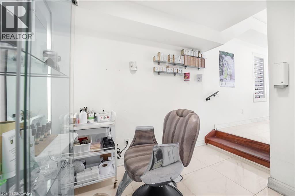 559 Lakeshore Road E, Mississauga, Ontario  L5G 0A8 - Photo 11 - 40772418