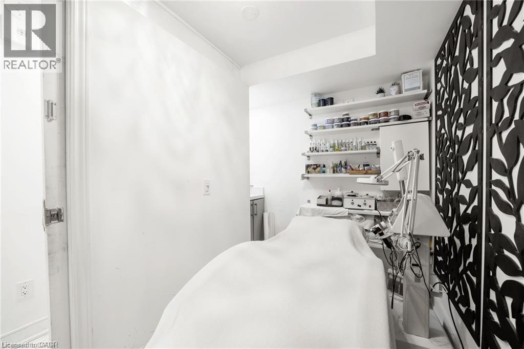 559 Lakeshore Road E, Mississauga, Ontario  L5G 0A8 - Photo 15 - 40772418