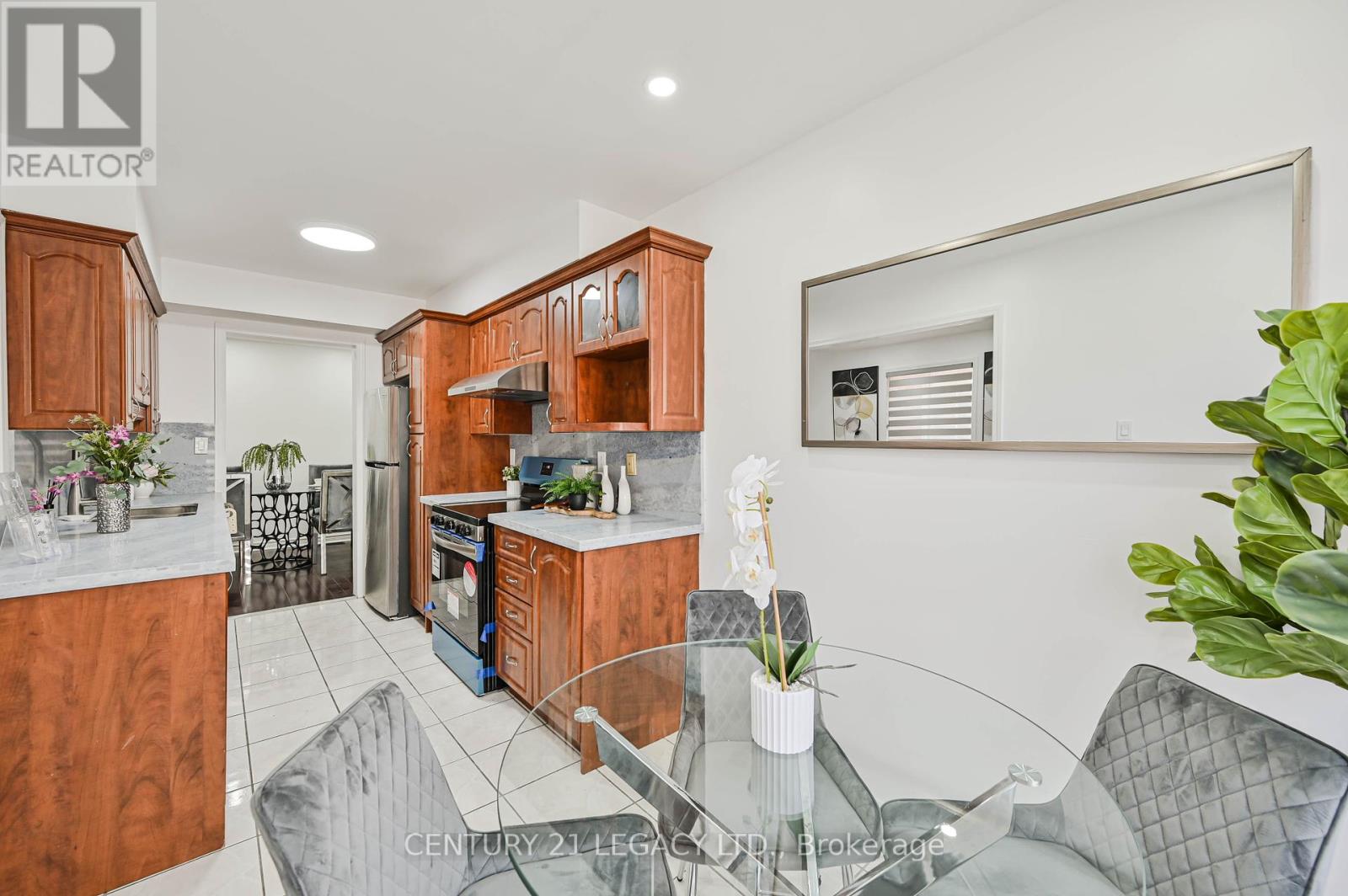 15 Dusty Star Road, Brampton (Sandringham-Wellington), Ontario  L6R 1Y5 - Photo 16 - W12419292