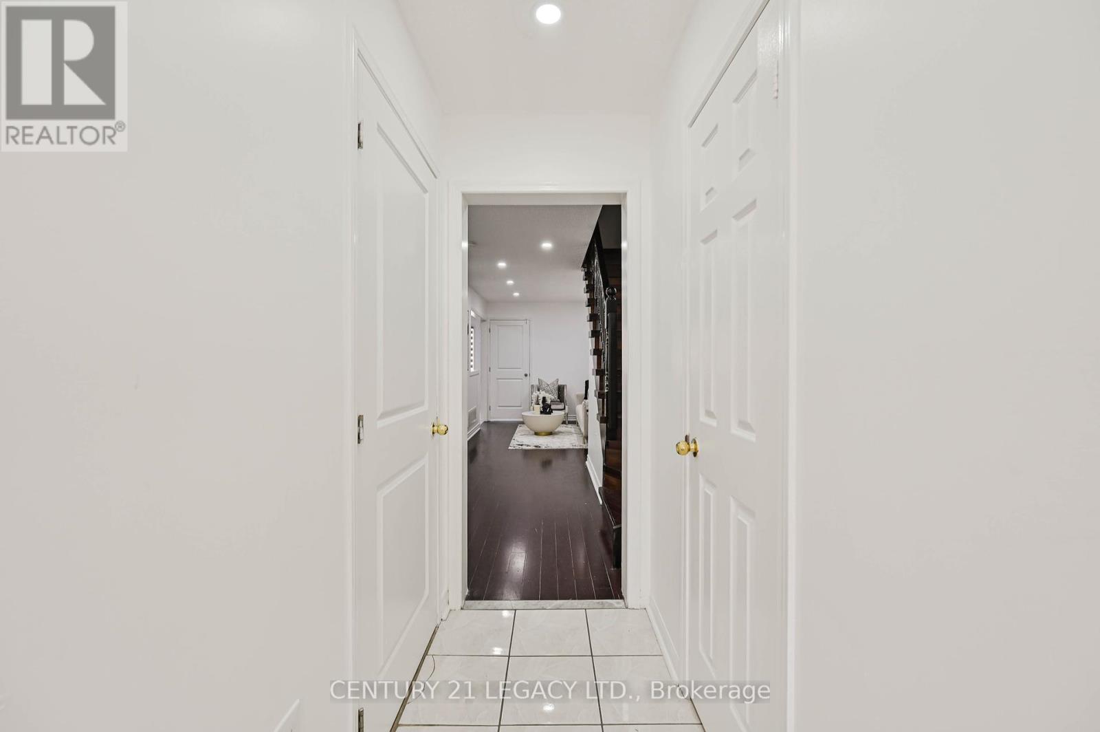 15 Dusty Star Road, Brampton (Sandringham-Wellington), Ontario  L6R 1Y5 - Photo 4 - W12419292