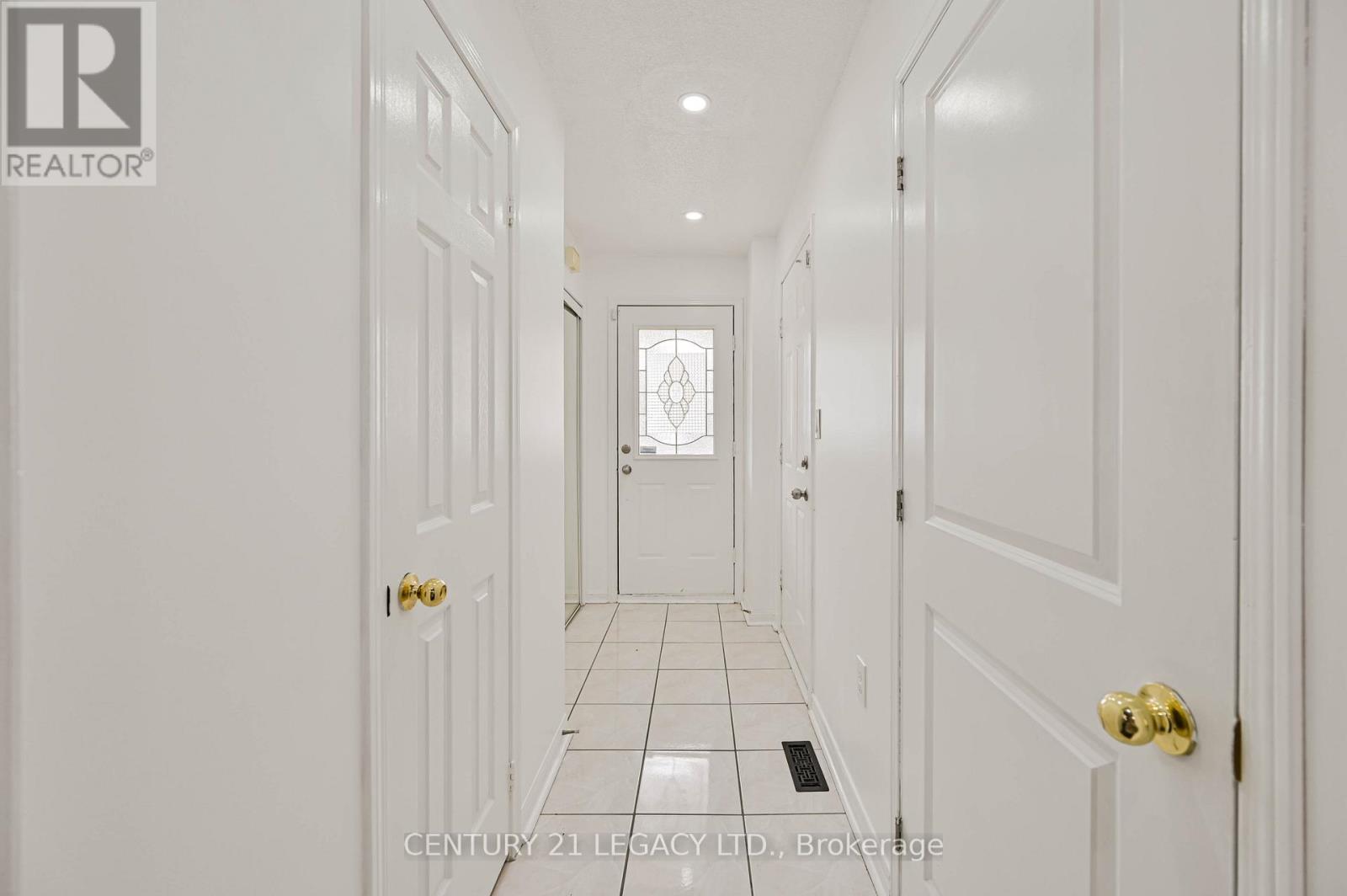 15 Dusty Star Road, Brampton (Sandringham-Wellington), Ontario  L6R 1Y5 - Photo 5 - W12419292