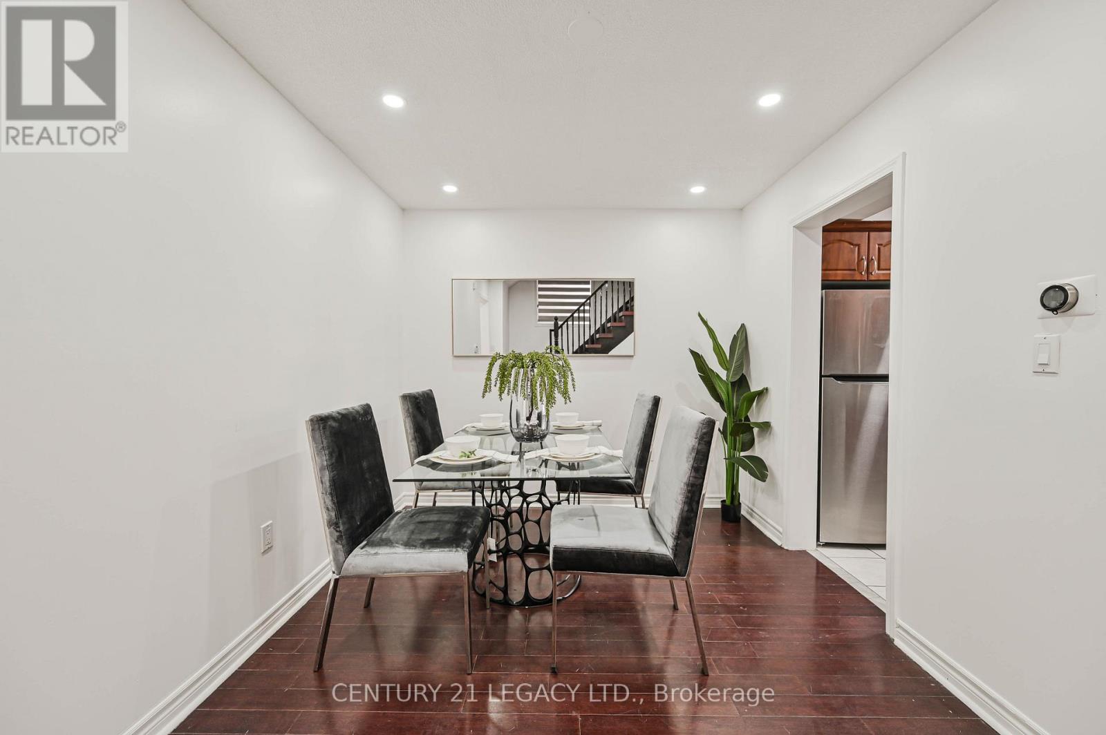 15 Dusty Star Road, Brampton (Sandringham-Wellington), Ontario  L6R 1Y5 - Photo 8 - W12419292