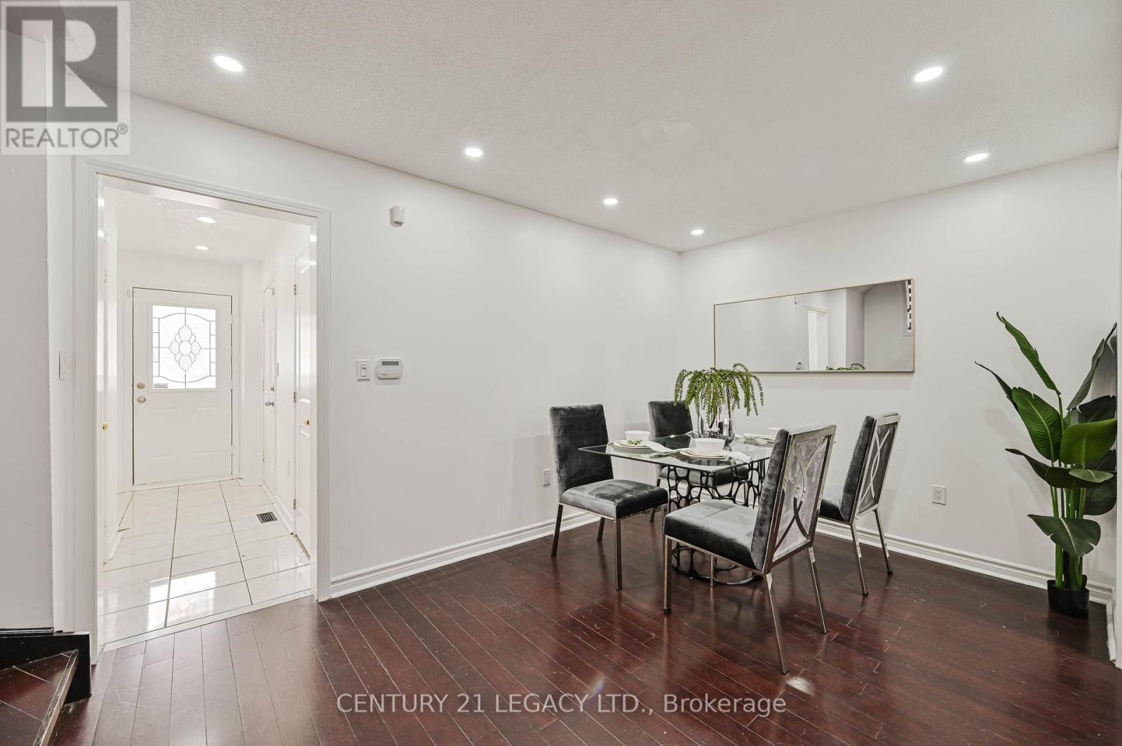 15 Dusty Star Road, Brampton (Sandringham-Wellington), Ontario  L6R 1Y5 - Photo 9 - W12419292