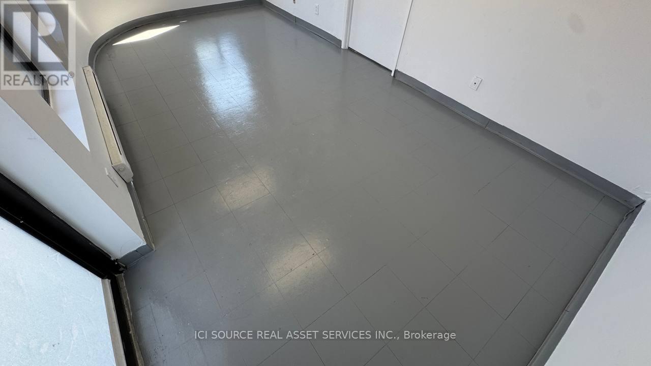 18 - 18 B Strathearn Avenue, Brampton, Ontario  L6T 4Y2 - Photo 11 - W12419325