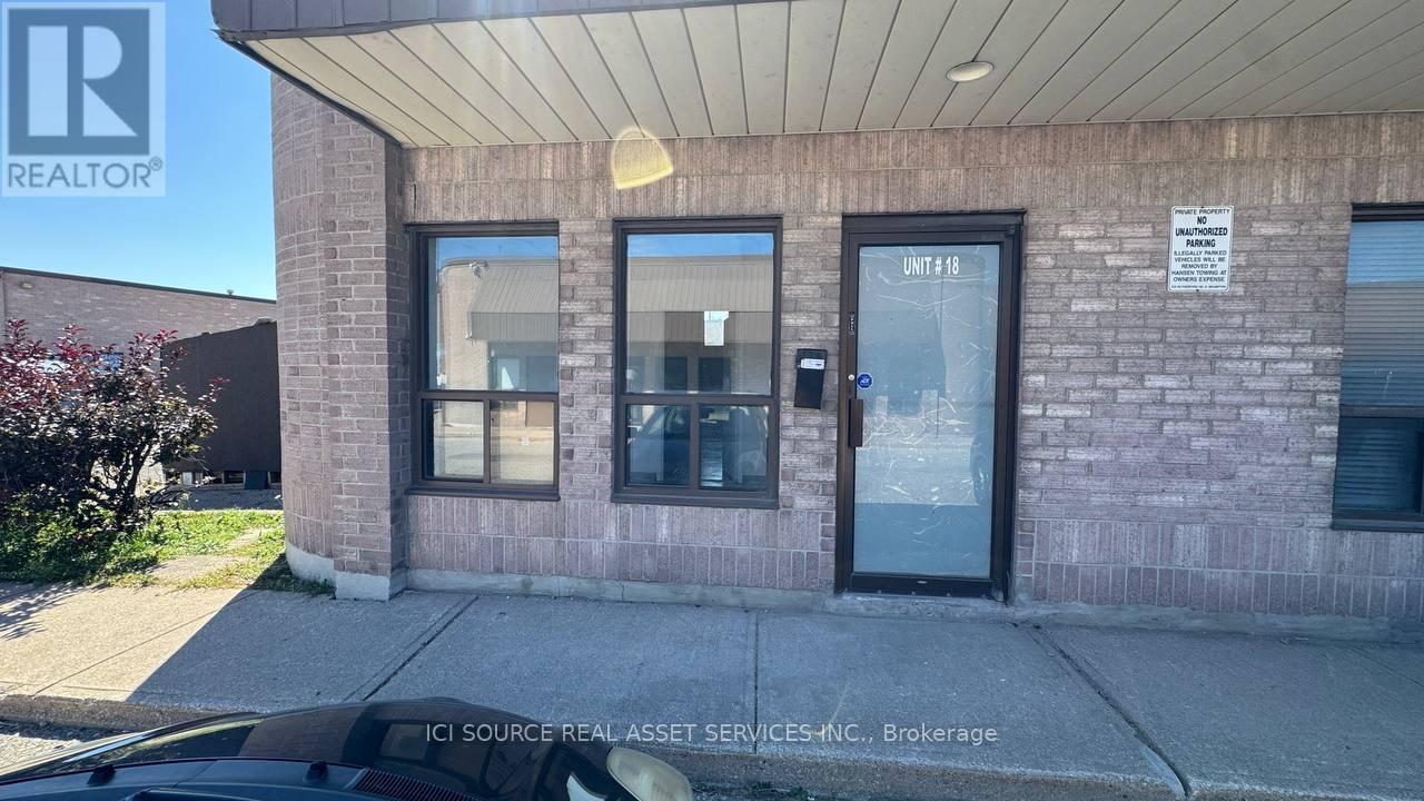 18 - 18 B Strathearn Avenue, Brampton, Ontario  L6T 4Y2 - Photo 2 - W12419325