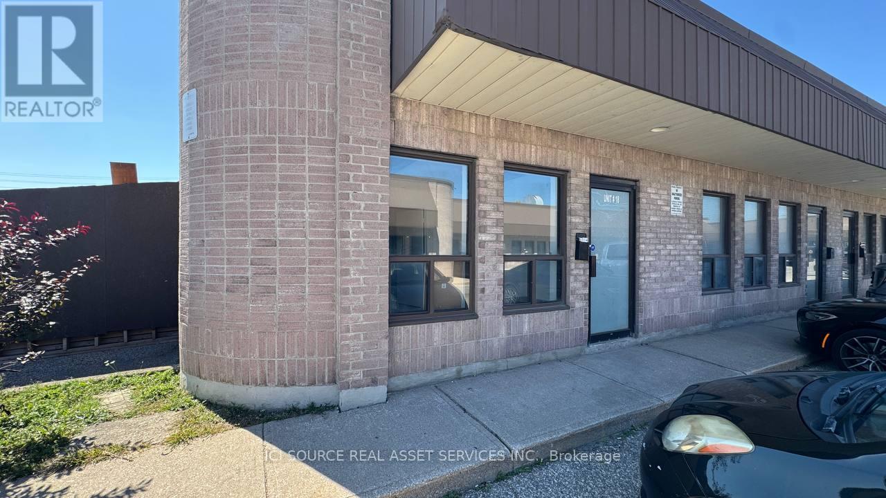 18 - 18 B Strathearn Avenue, Brampton, Ontario  L6T 4Y2 - Photo 3 - W12419325