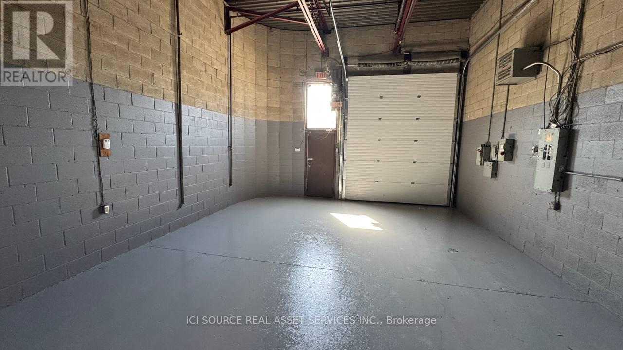 18 - 18 B Strathearn Avenue, Brampton, Ontario  L6T 4Y2 - Photo 6 - W12419325