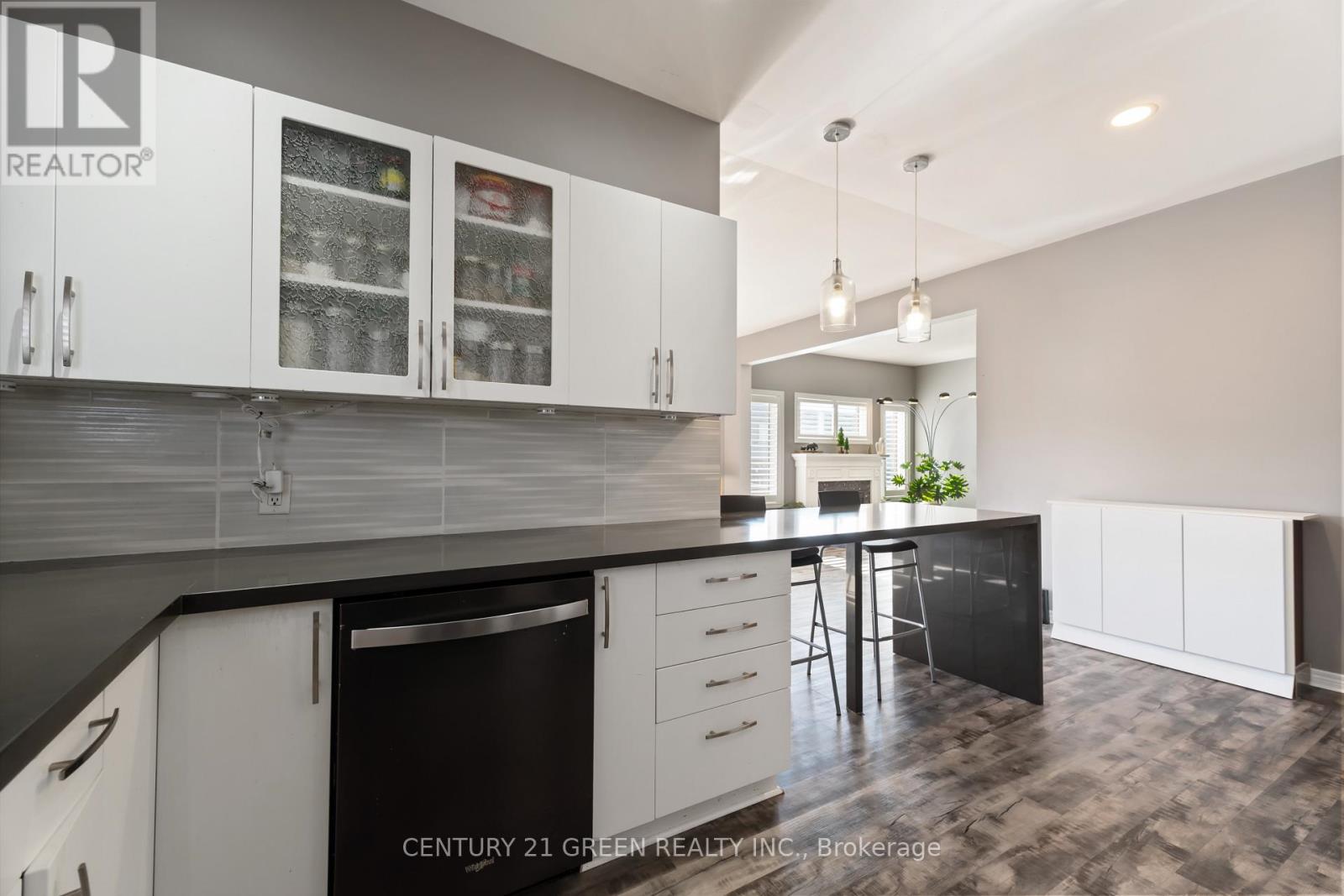 39 Honey Locust Circle, Thorold, Ontario  L2V 5E3 - Photo 14 - X12419253