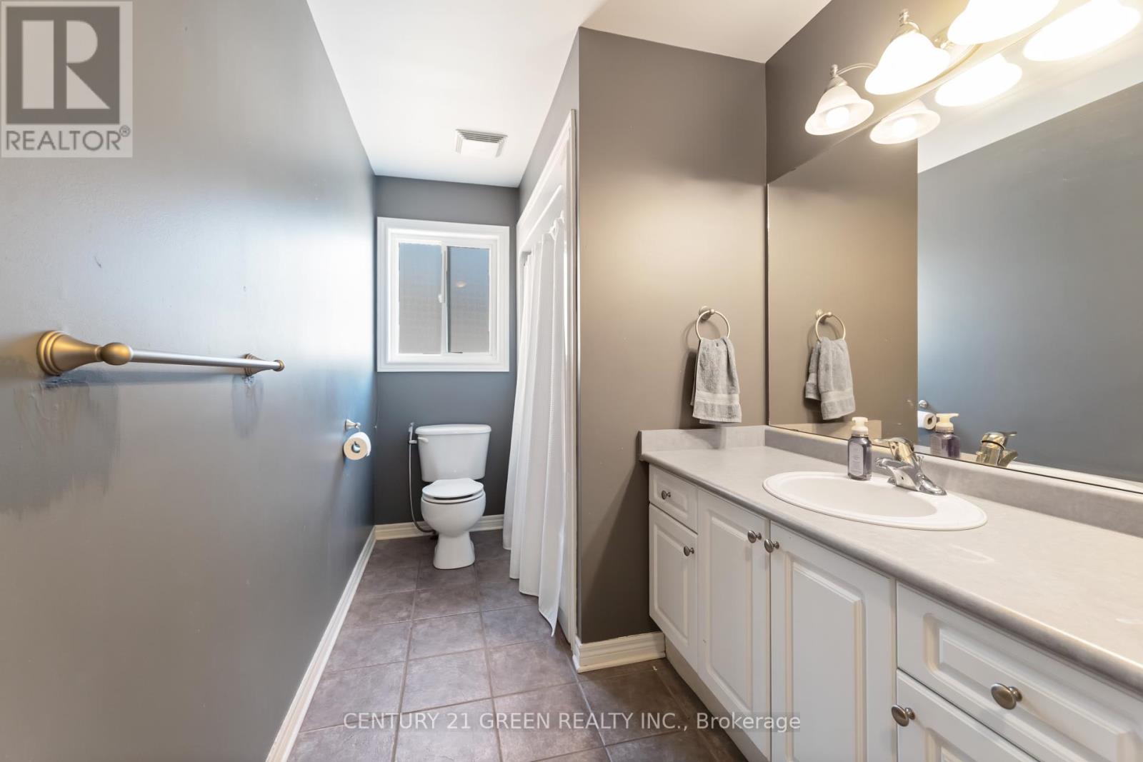 39 Honey Locust Circle, Thorold, Ontario  L2V 5E3 - Photo 23 - X12419253