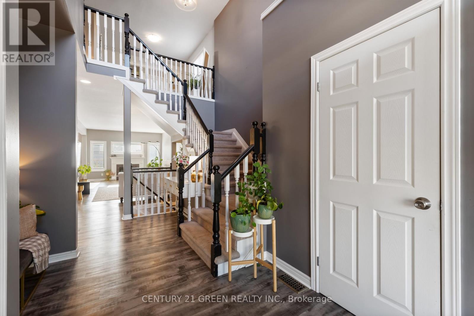 39 Honey Locust Circle, Thorold, Ontario  L2V 5E3 - Photo 5 - X12419253