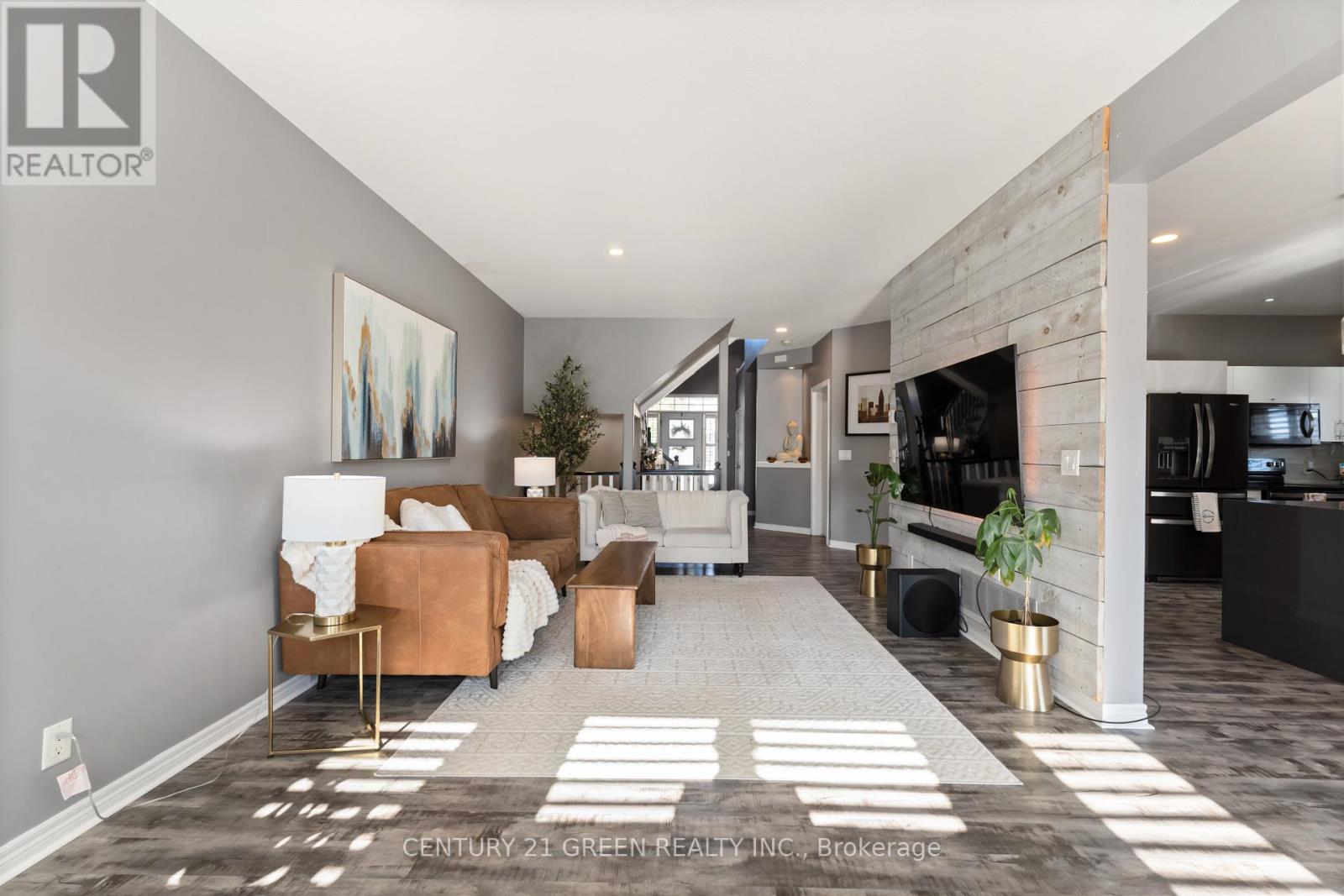 39 Honey Locust Circle, Thorold, Ontario  L2V 5E3 - Photo 8 - X12419253